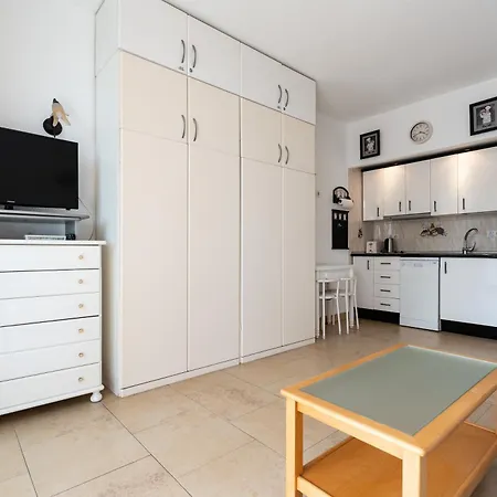 דירה Sunny Apartment, Marina View