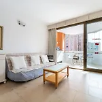 Sunny Apartment, Marina View