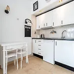 Sunny Apartment, Marina View Апартаменти *