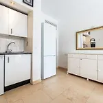 Апартаменти Sunny Apartment, Marina View
