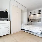 Sunny Apartment, Marina View