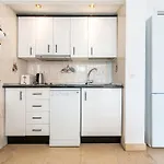Апартаменти Sunny Apartment, Marina View
