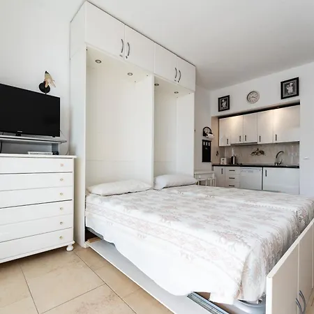 شقة Sunny Apartment, Marina View *