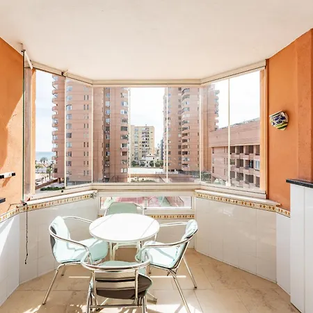 Апартаменти Sunny Apartment, Marina View Фуенхірола