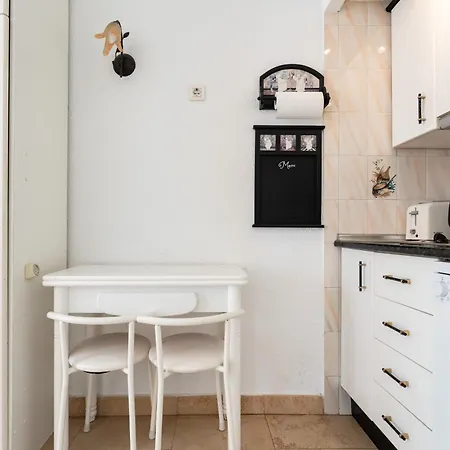 Sunny Apartment, Marina View 아파트 푸엔히롤라