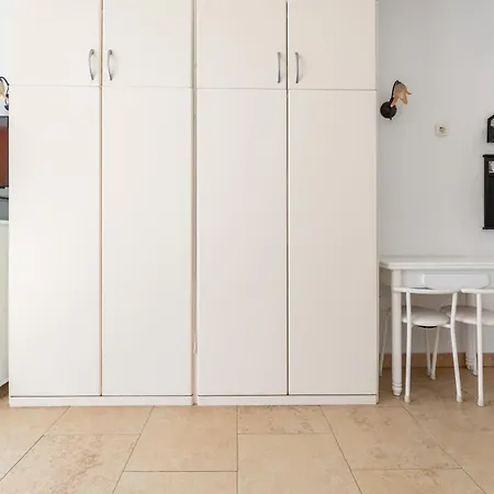 아파트 Sunny Apartment, Marina View 푸엔히롤라